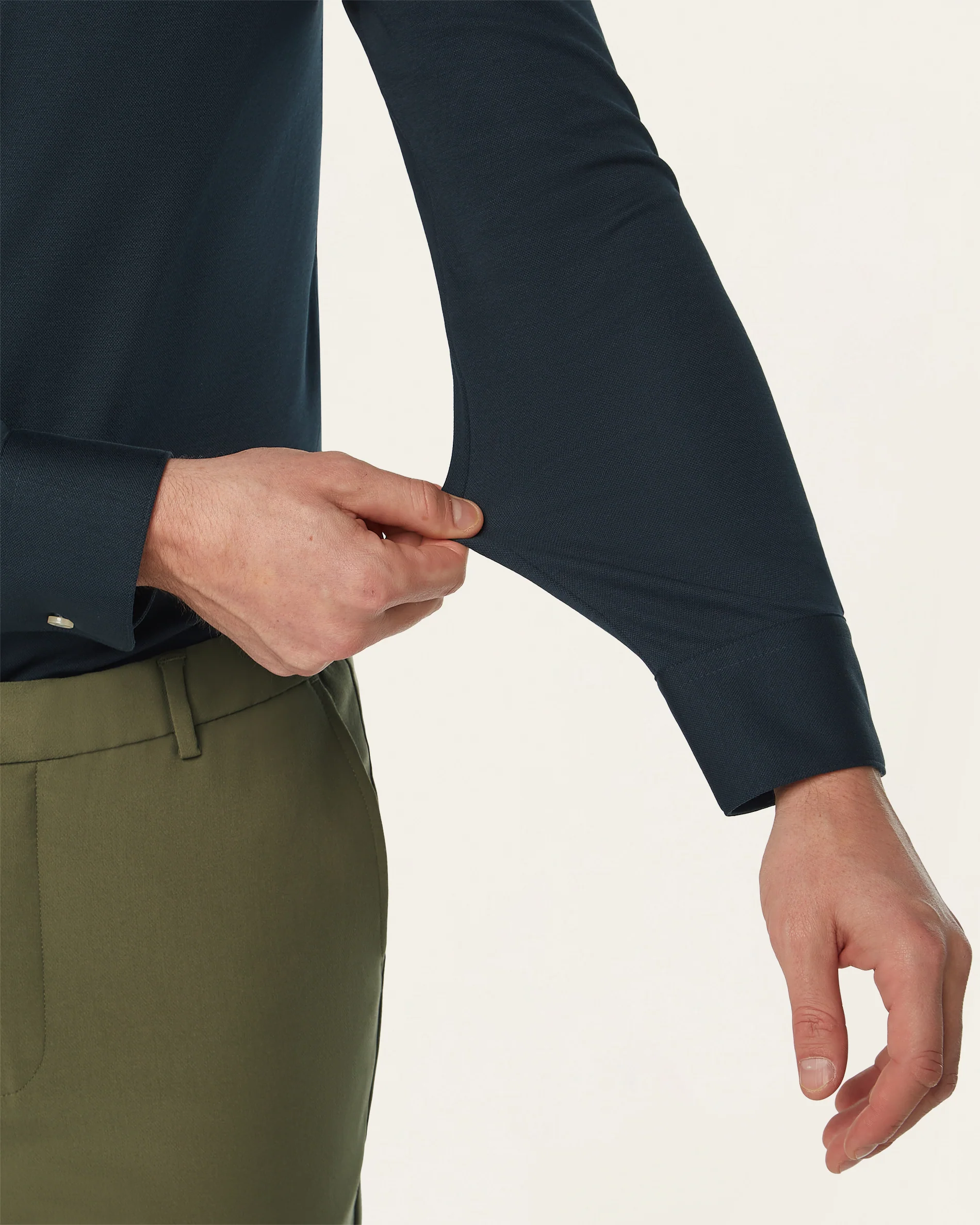 Knitted non-iron shirt navy - Image 4