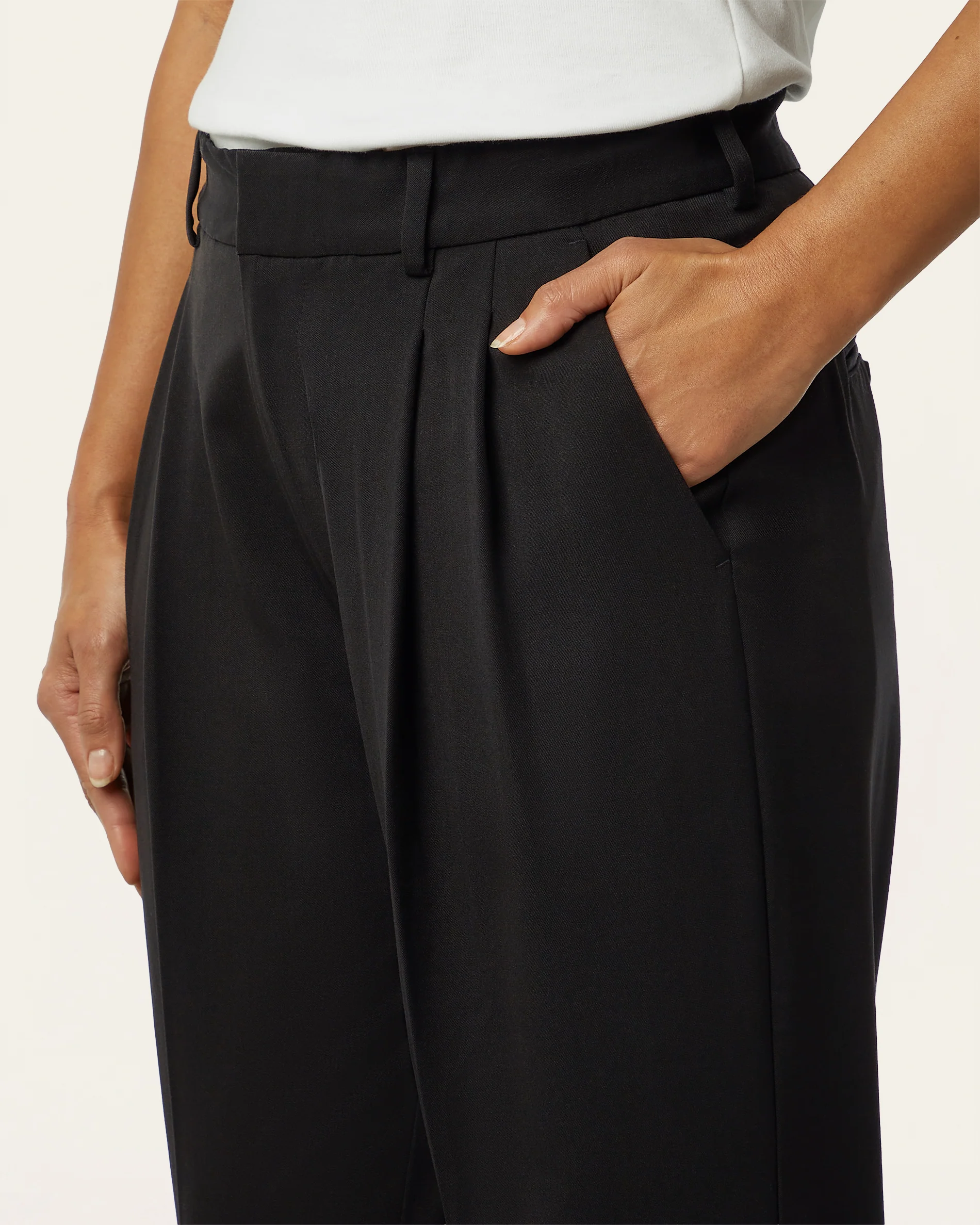 Pleated Signature wide pants - Black - Image 2