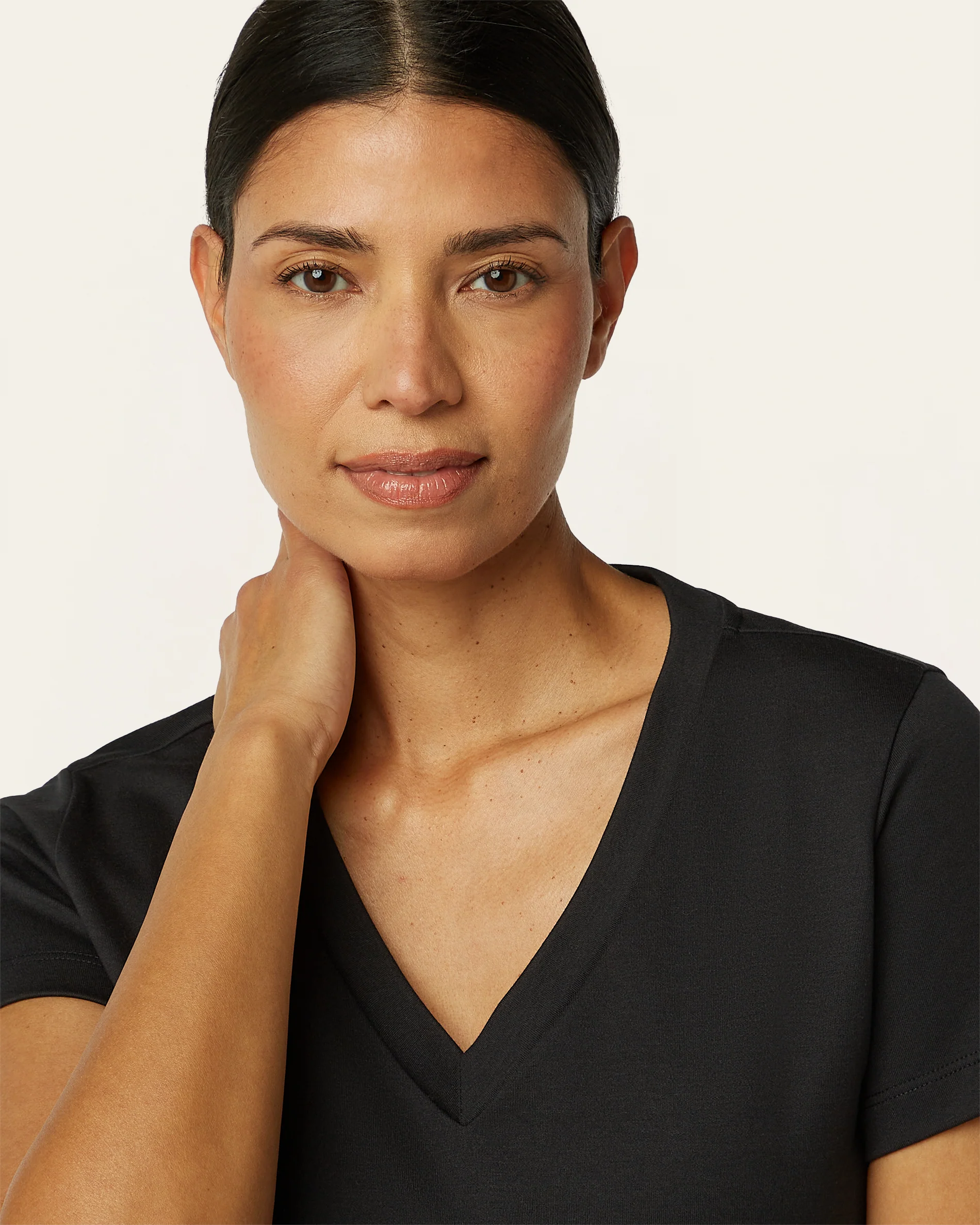 Interlock V-neck Slim T-shirt - Black - Image 2