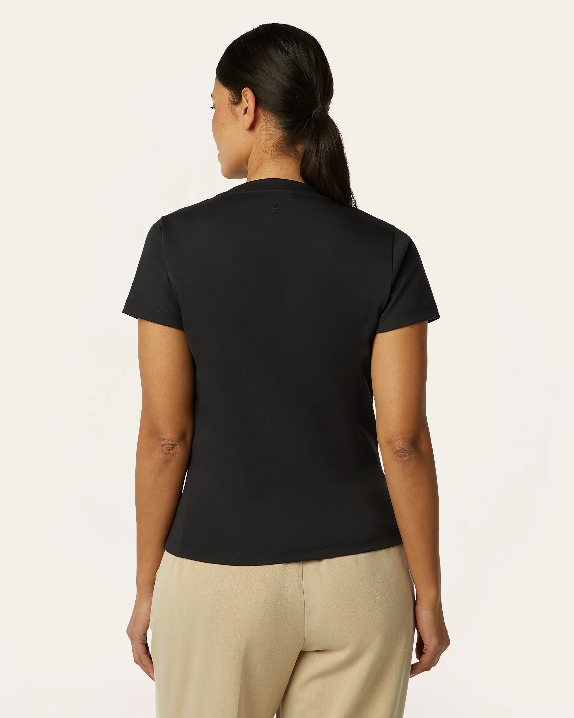 Interlock V-neck Slim T-shirt - Black - Image 4